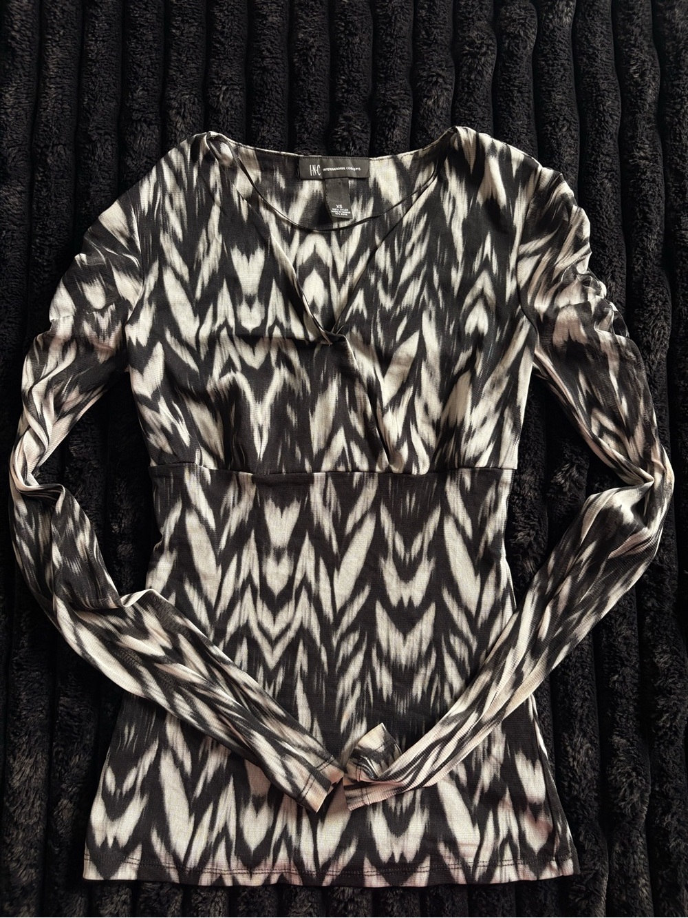 black & white ikat pattern long sleeve top
